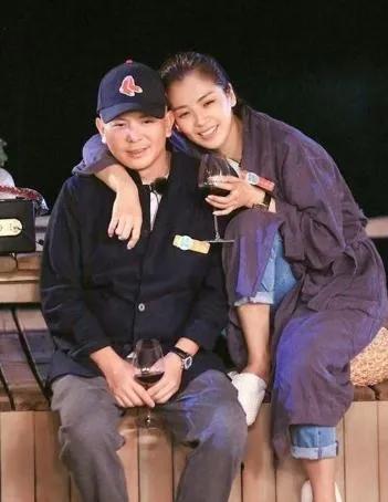 王珂:百亿富豪闪婚女明星,三年后遭遇破产,媳妇成“国民贤妻”