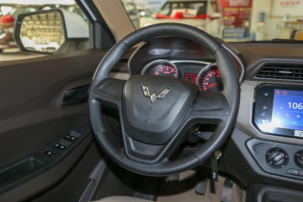 推荐五菱宏光1.5LS标准型，告别面包车