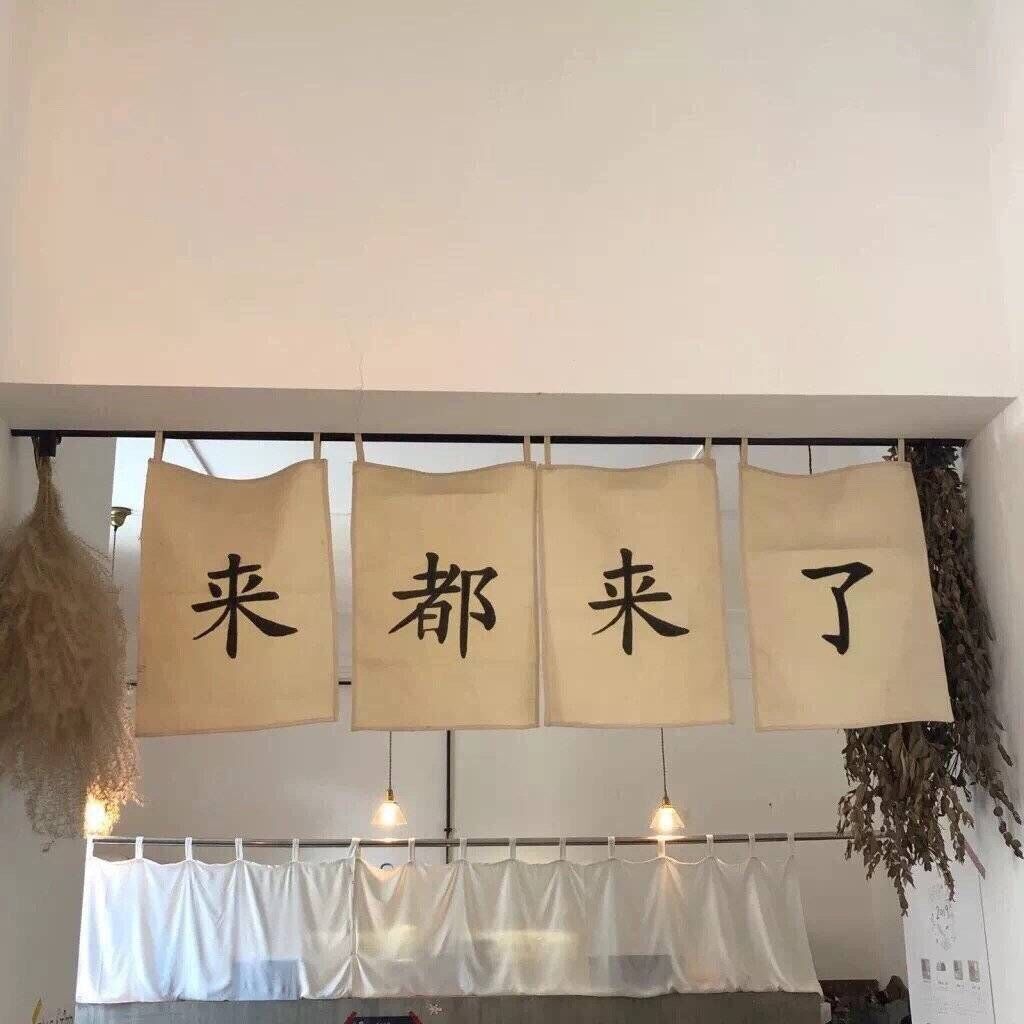 开心一刻:本人平胸妹子，刚上初中的时候狠下心来剪了一个短发