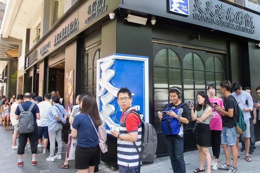 这些新加坡品牌在海外竟卖这么贵?鸡饭在香港卖14新币!