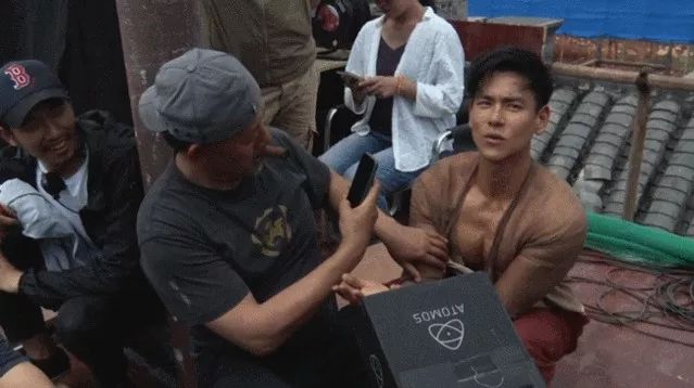 亲爱的热爱的韩商言腹肌,韩商言露出全部腹肌