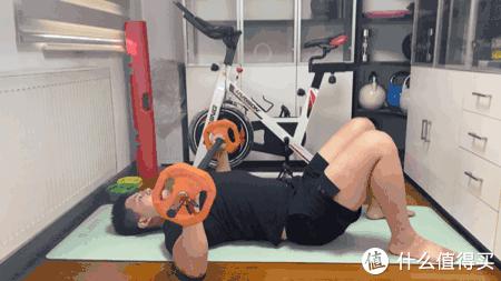 杠铃健身正确训练方法,新手健身怎样利用杠铃训练