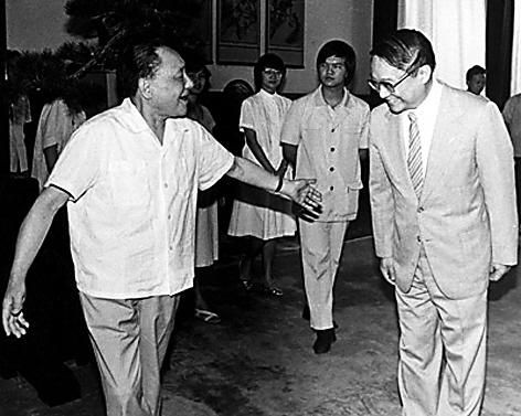 1981年*小平邓**会见金庸,世界上有几种社会主义?金庸:不能一概而论