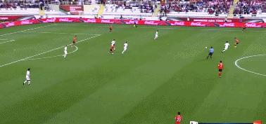 高位逼抢低位防守,国足遇到逼抢只会回传