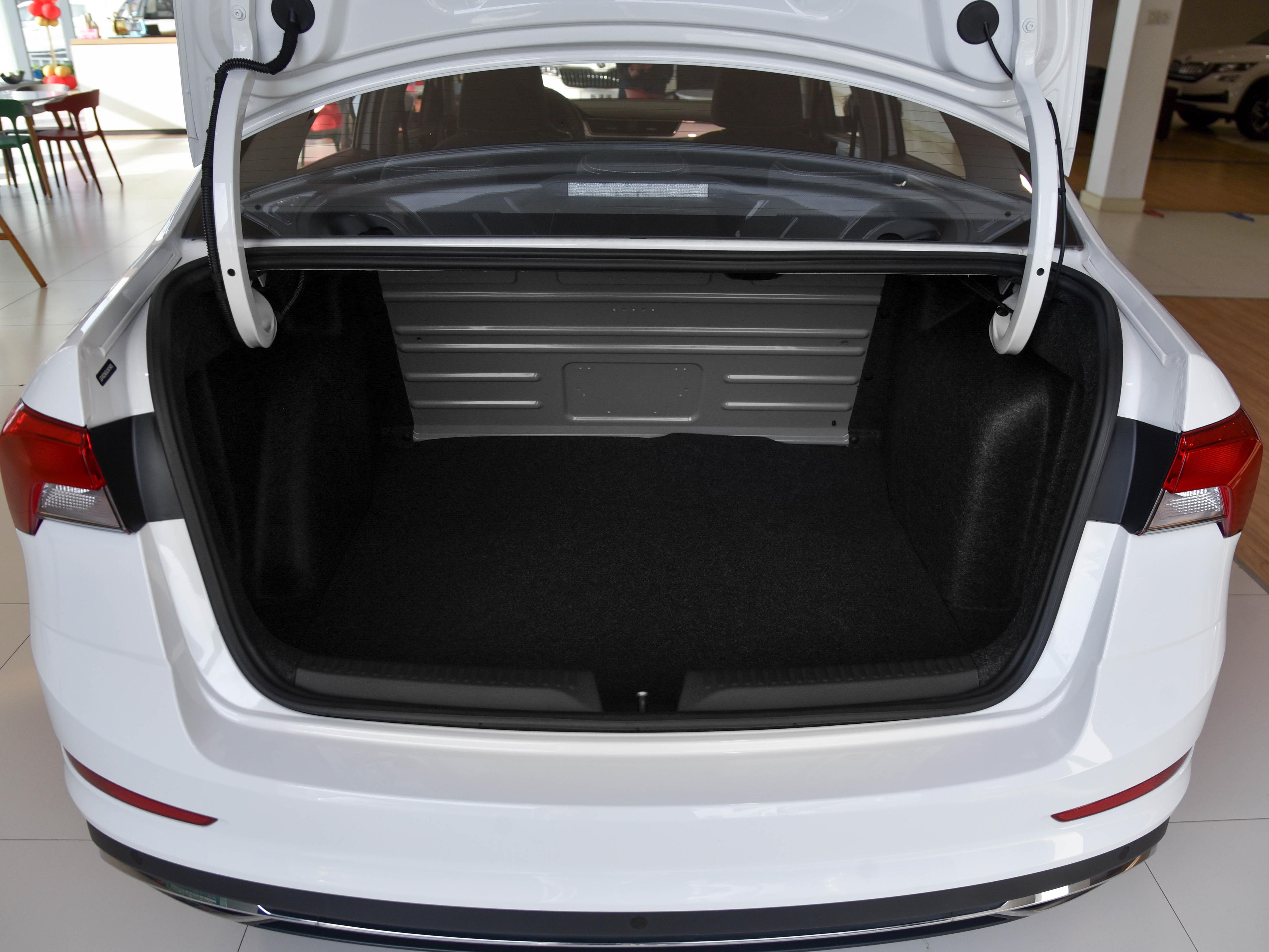 捷达桑塔纳和昕锐怎么选,斯柯达昕锐桑塔纳捷达哪个更实惠