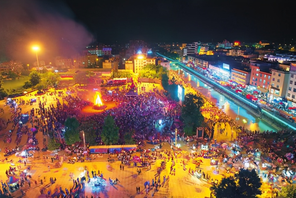 打动“音乐诗人”李健的高原湖泊,原来来这儿旅游如此休闲惬意