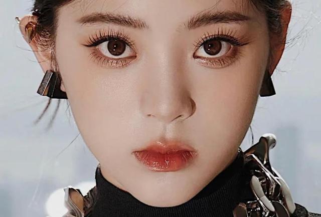 脸小五官大变美思路,短脸怎么变美