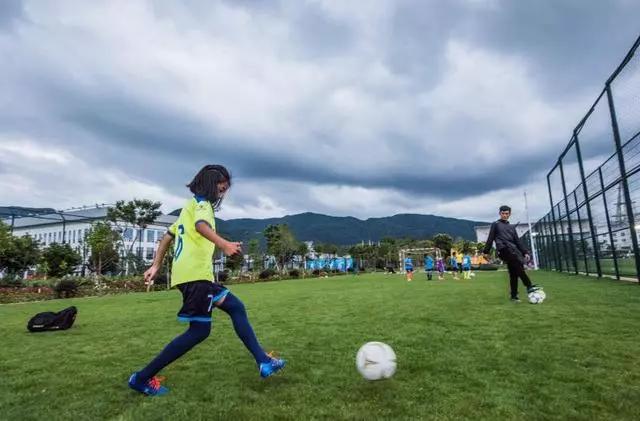 足球的魅力可以迷倒任何一个人,足球最美的魅力