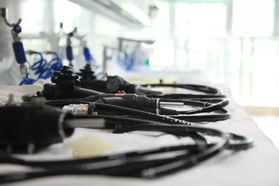 胃镜取出钛夹会伤胃吗,胃镜检查到底伤不伤胃