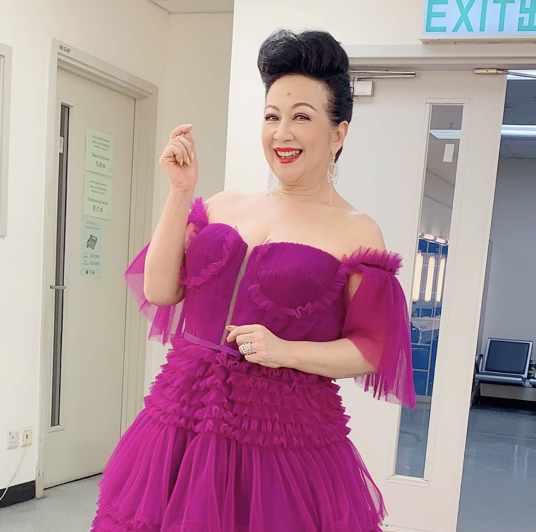 薛家燕戴眼镜,薛家燕身体状况