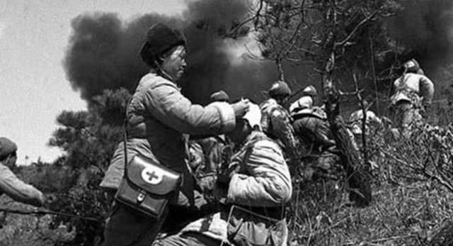 1952年，10万女军因裁员被迫离队，仅4000余人得以授衔，令人心寒