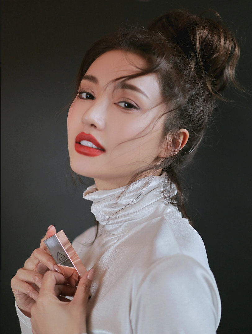 3ce韩国官方旗舰店直播间,3ce当家模特