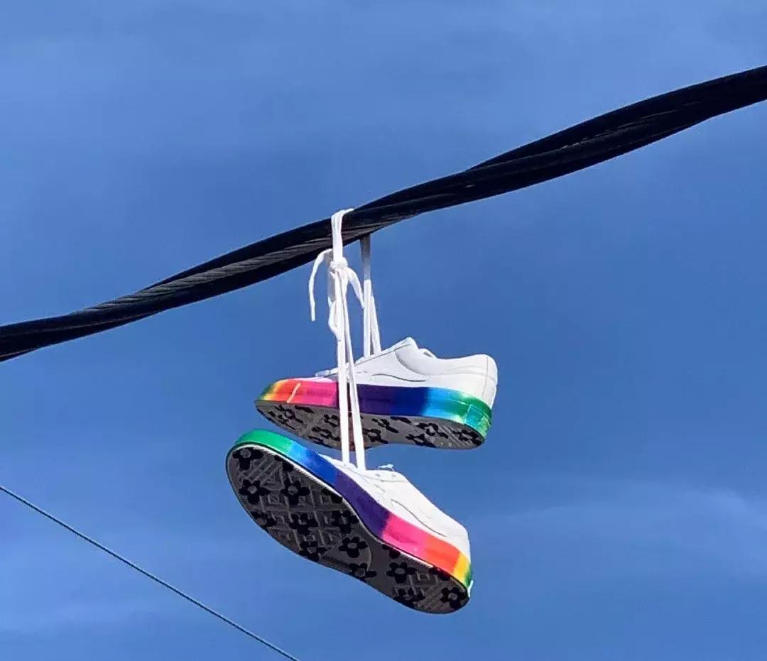 潮流时尚小白鞋透气百搭,潮流鞋多帅