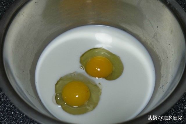 油条怎么做酥脆松软不用酵母牛奶,油条家常做法用酵母粉200克牛奶