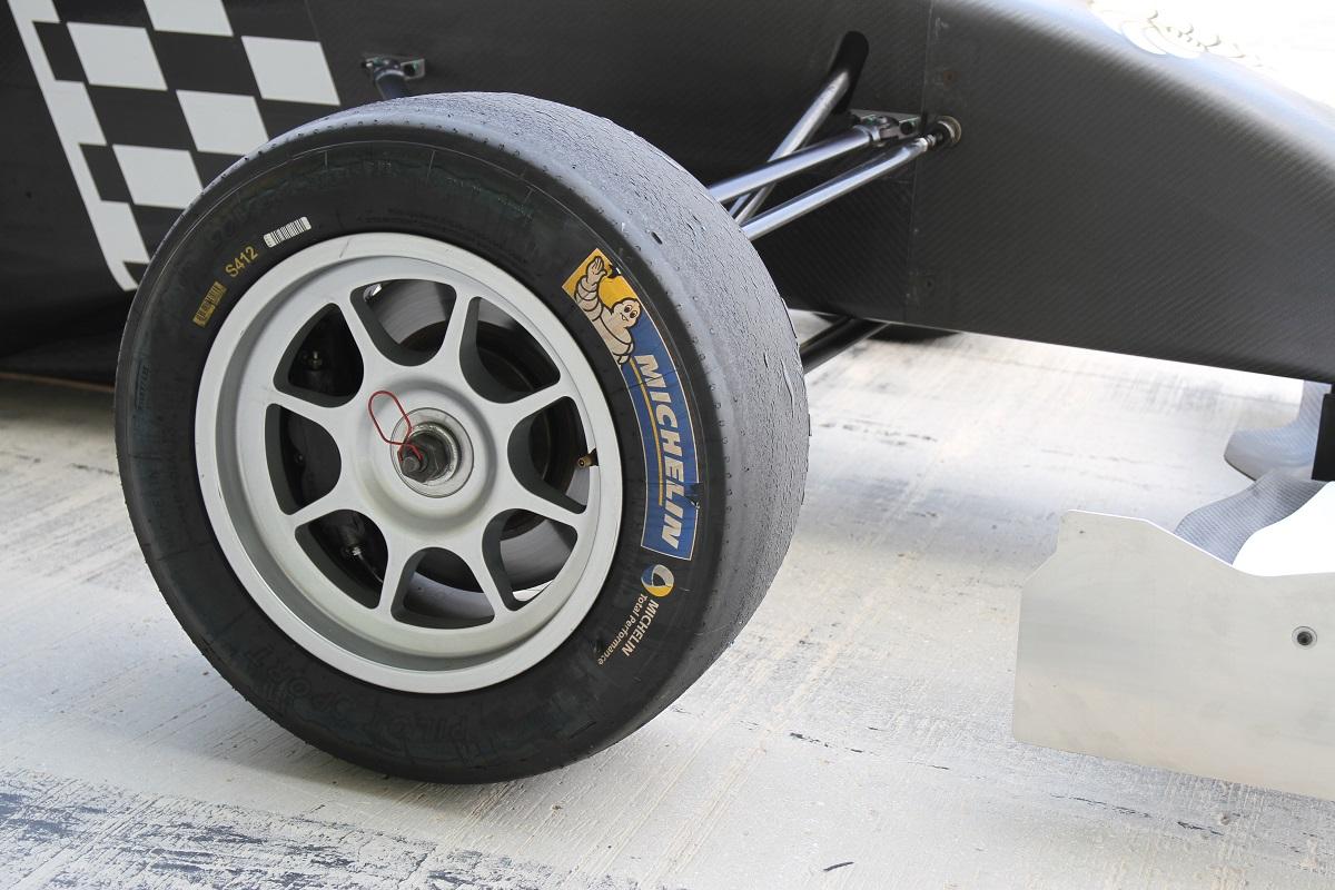 轮胎知识大扫盲各种轮胎花纹解析,买轮胎一定要看品牌吗