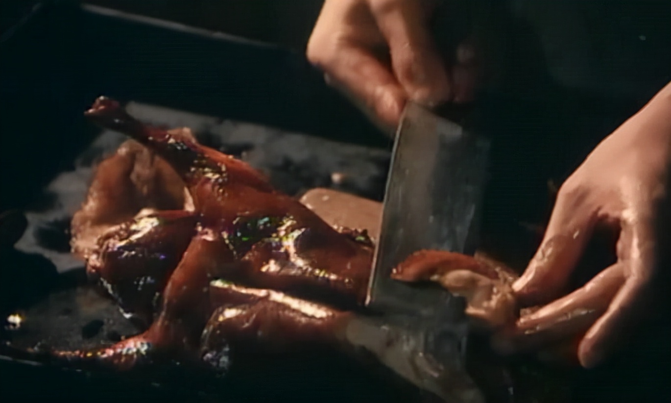 30年前的电影《老店》，将做餐饮的生意经，讲的太直白了