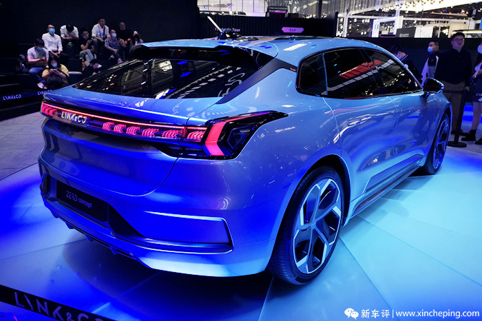 吉利星瑞和高尔夫8哪个更值得买,高尔夫和星瑞