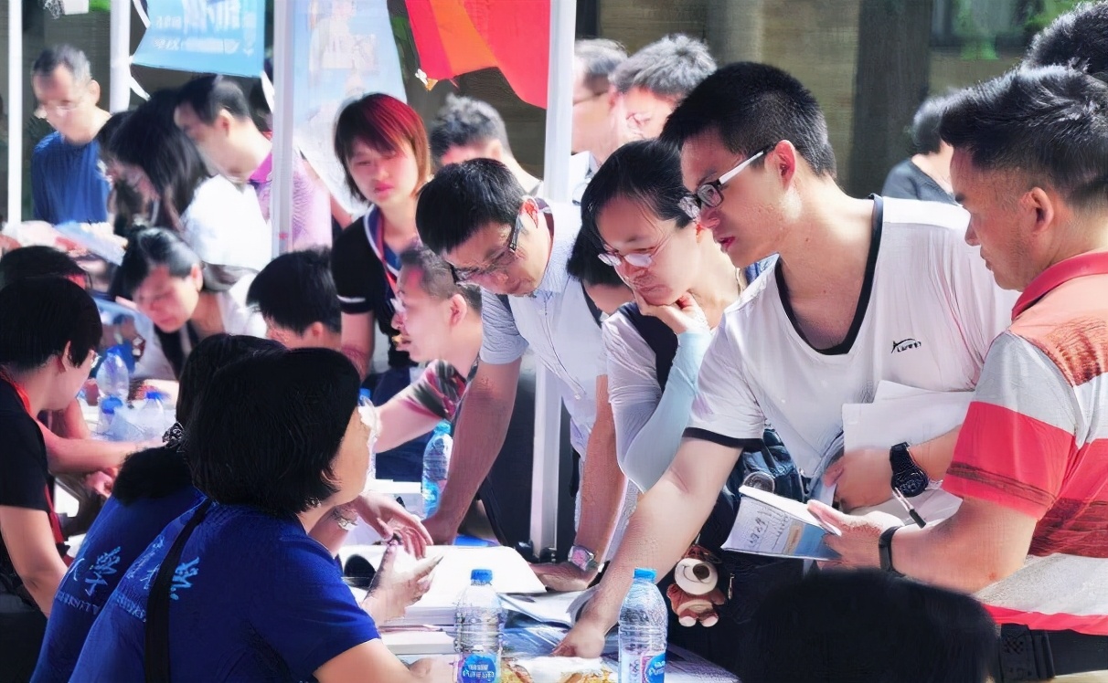 国内名字特别奇葩的大学,国内超好看的大学