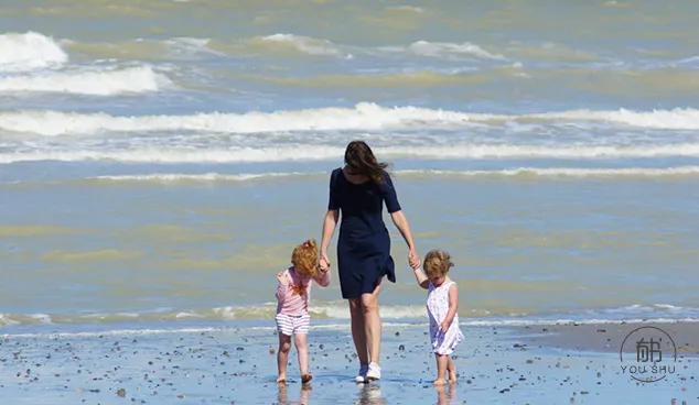 老公月薪300要离婚,工资5000老婆嫌少要离婚