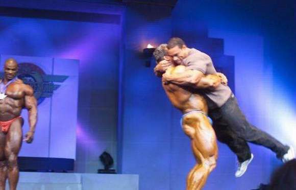 冈特施莱坎普击败罗尼比,冈特施莱坎普vs罗尼2002年