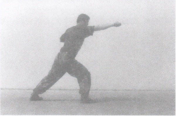 警用防暴棍和匕首警拳,警用防暴橡胶棍杀伤力