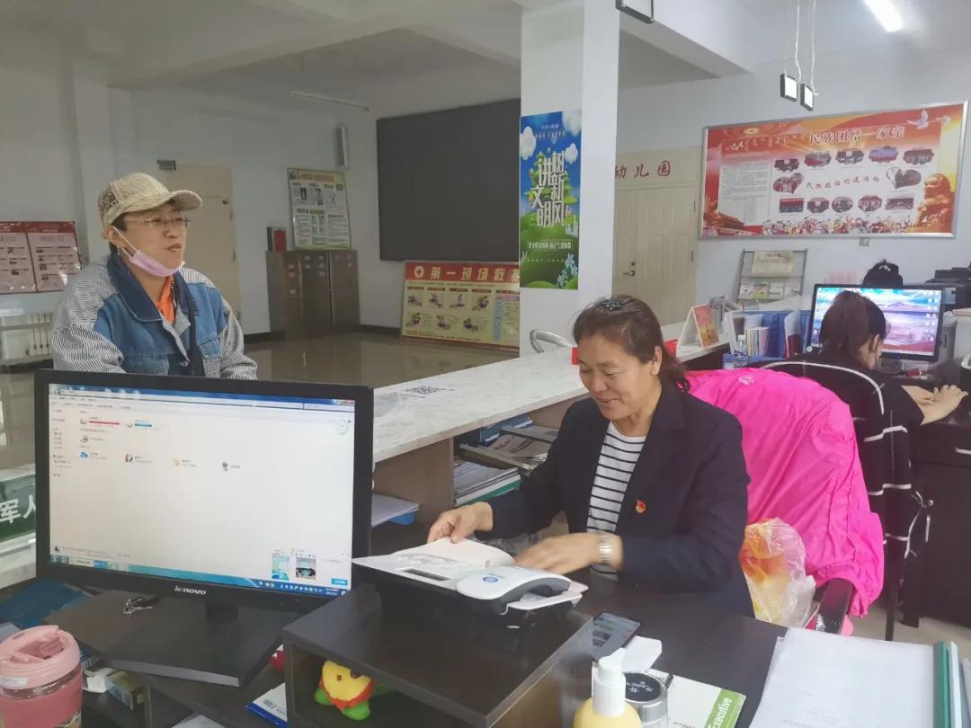 心系社区居民服务人民群众,报道社区为民服务