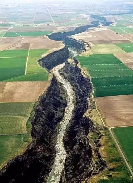 世界上最不可思议的83个自然景观,世界上最不可思议的风景图片