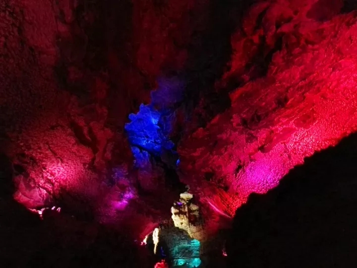 「初食·贵州」藏匿千年的未知国度，一朝问世的魔幻遵义