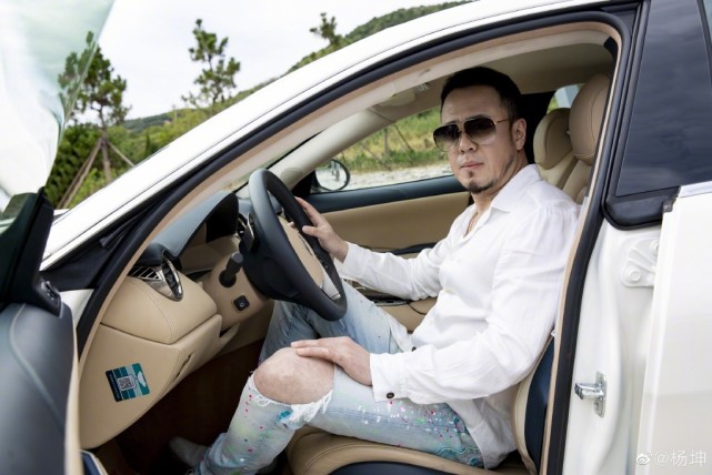 杨坤被拍约会,杨坤酒后视频