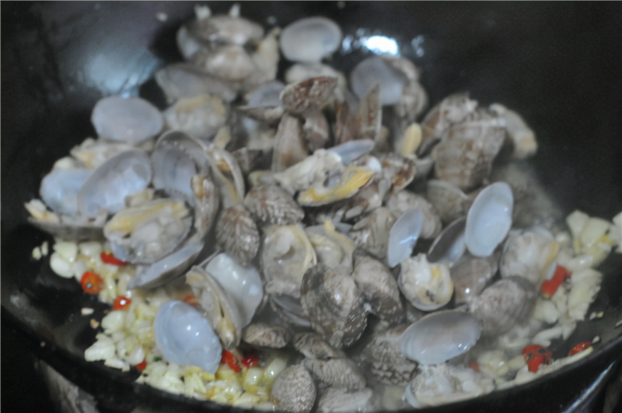 蛤蜊炒多久几分钟能熟,蛤蜊要炒几分钟