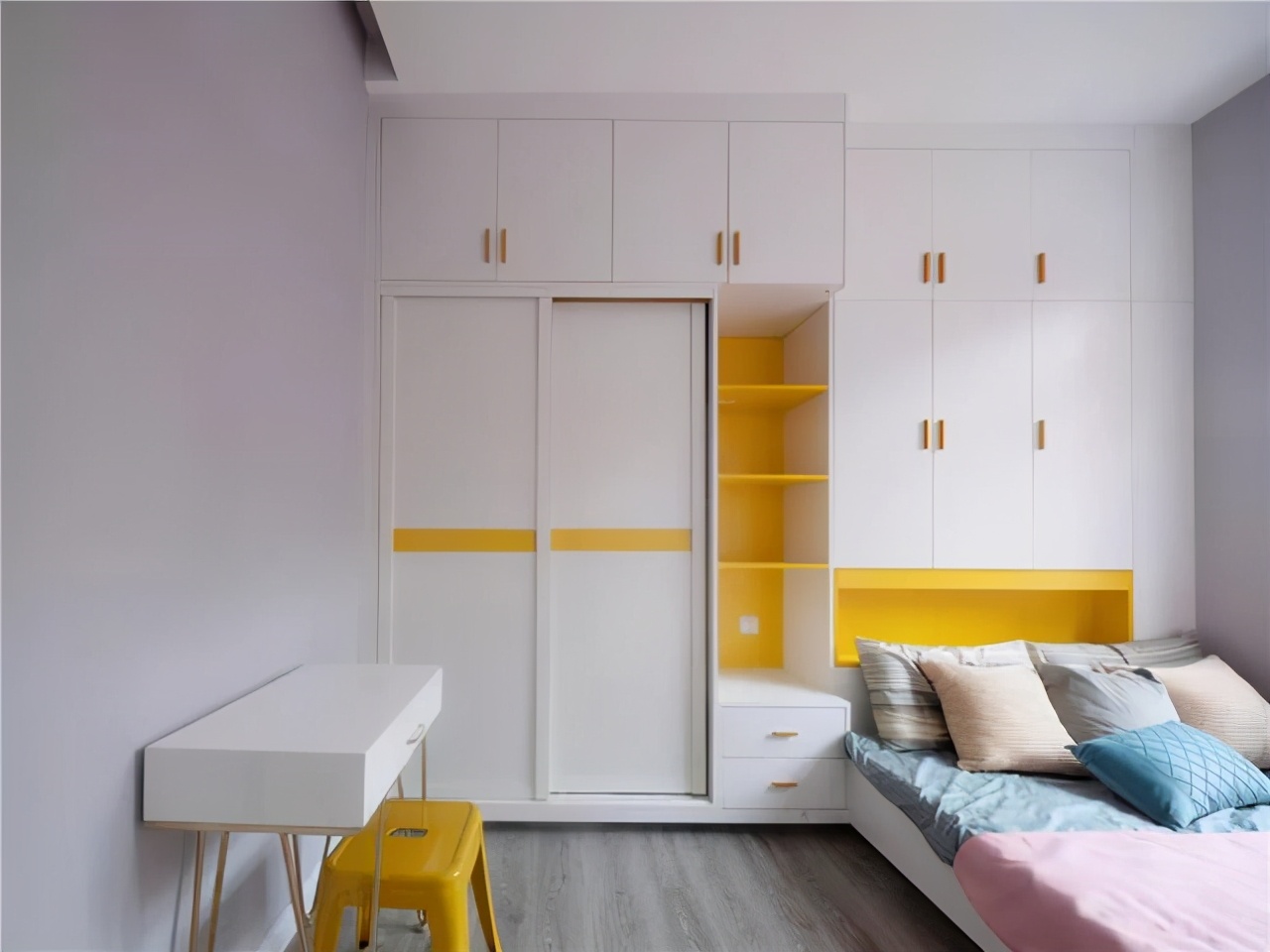 卧室改造极简风格主卧,小户型改造客厅次卧打通一半