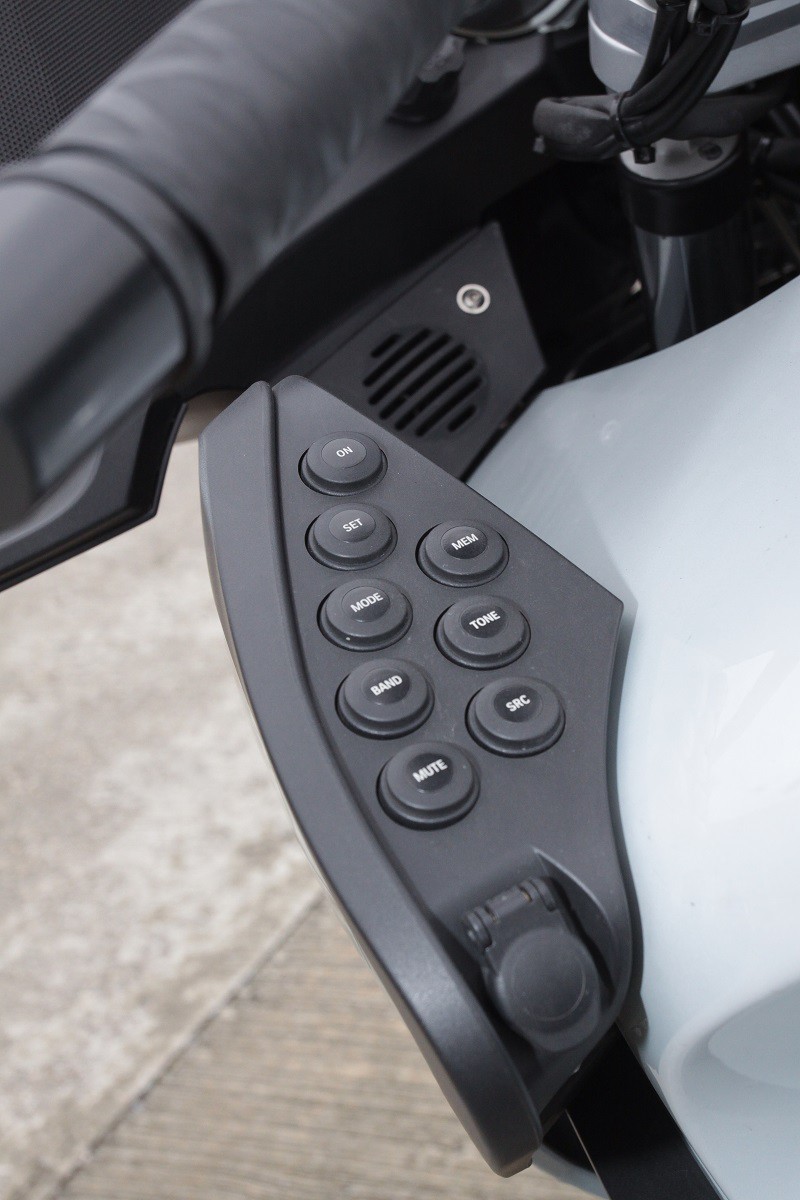 宝马r1200r深度测评,宝马警用摩托车r1200rt