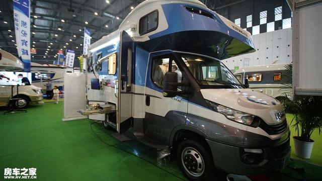 宇通依维柯6.5吨高配房车价格,宇通6.5t进口依维柯c型房车