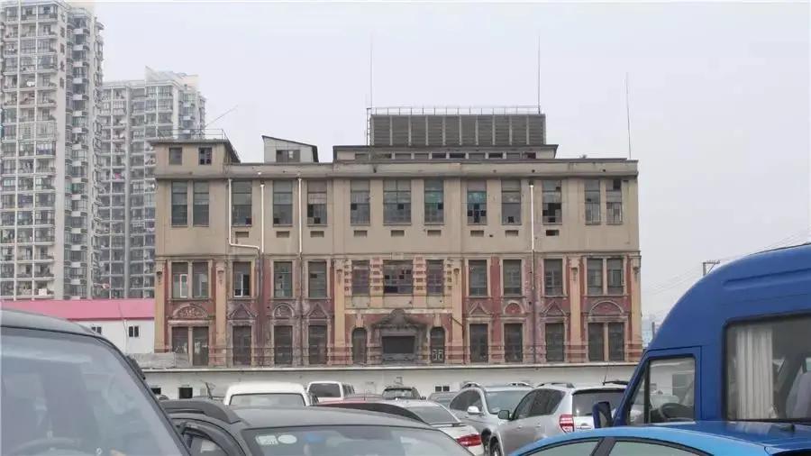 大牌为何喜欢抄小众品牌,大牌为什么喜欢黑白