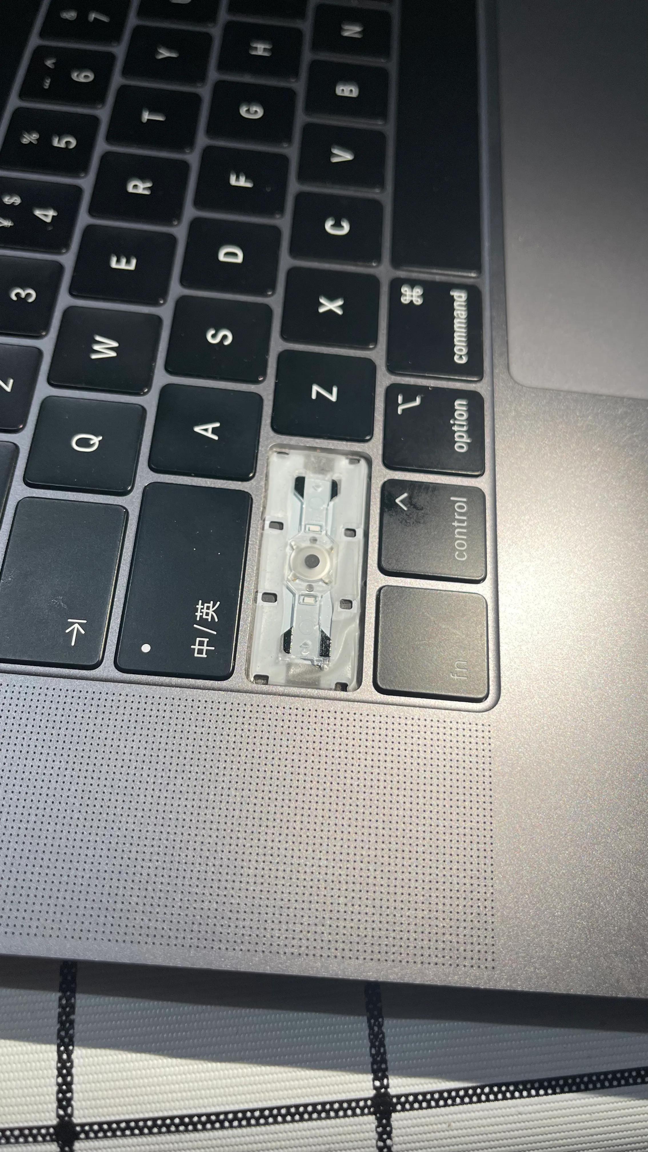 我一天天心怎么这么大呢。买了个二手苹果本这下完犊子了，不充电