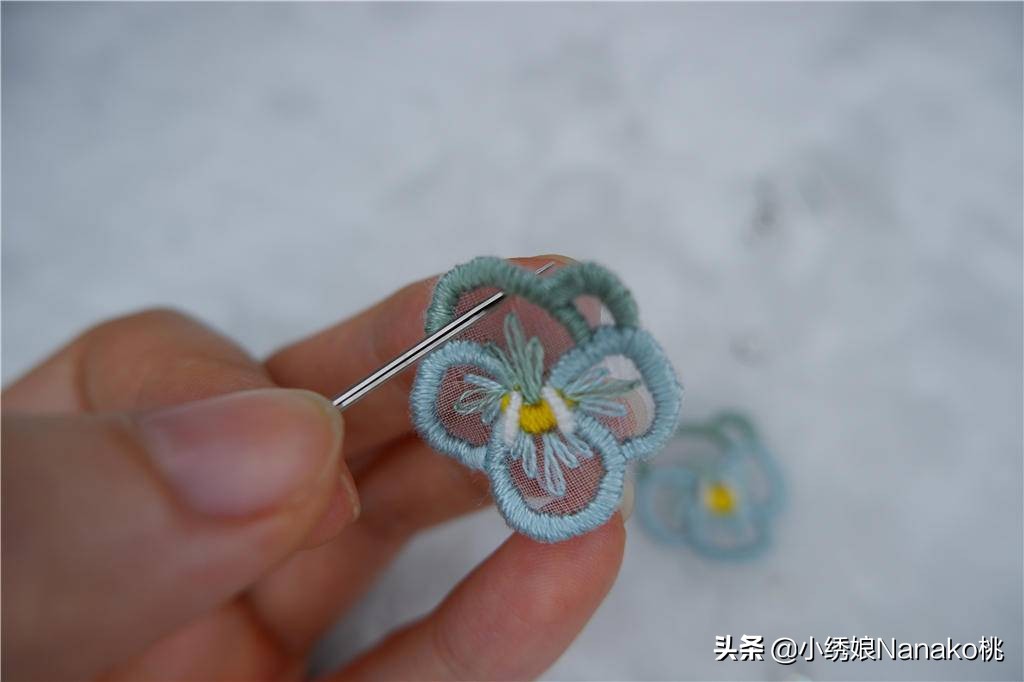 如何用欧根纱做成仙气飘飘的流苏,欧根纱刺绣花边可以怎么用