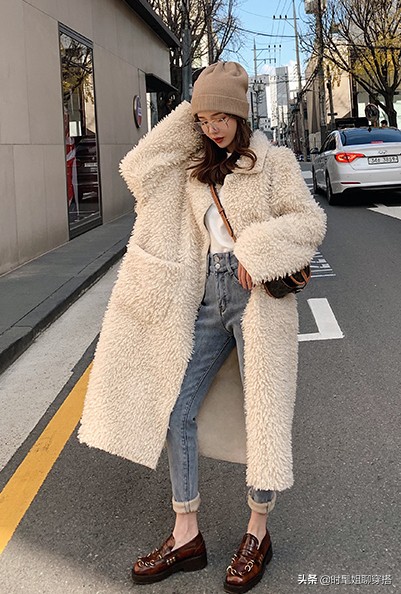 为什么牛仔裤可以百搭,冬季如何选择保暖的牛仔裤