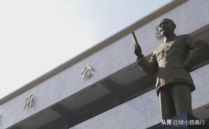 百年一遇的天才、鬼才、异才——怀念“亚洲至宝”漫画家郑问