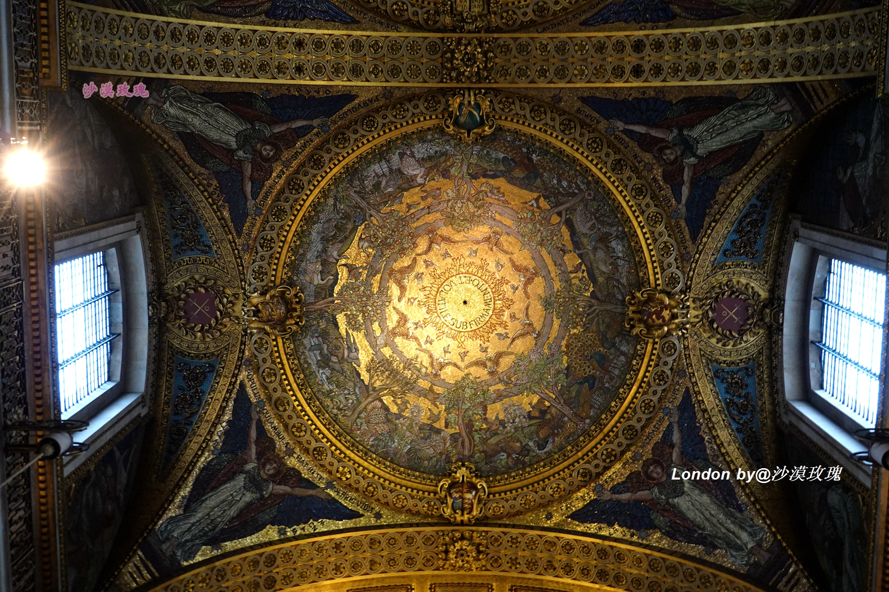 它是世界第五大教堂，曾见证了查尔斯与戴安娜的世纪婚礼