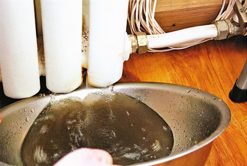 铜铝复合暖气片漏水维修,暖气片漏水怎么维修