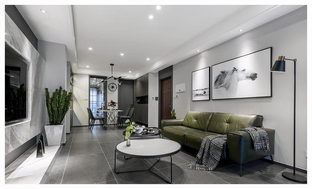 电视下方多个插座应该装什么开关,客厅电视位置留几个插座