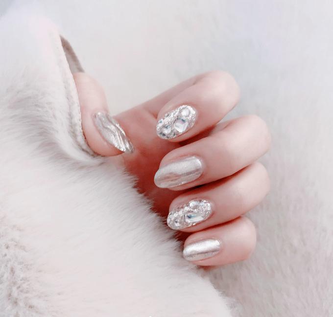 闪亮又质感的美甲造型,超亮异形美甲钻