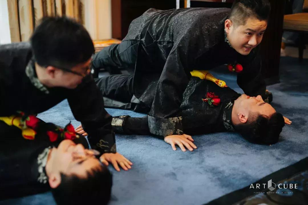 接亲堵门游戏十问十答,100个接亲游戏推荐