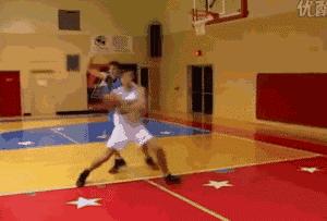 乔丹刺探步翻身后仰,乔丹蝎子摆尾后仰跳投