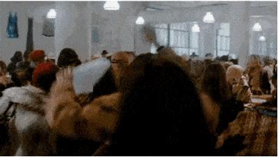 有的女生表面上光鲜亮丽,有的女生表面上白白净净的