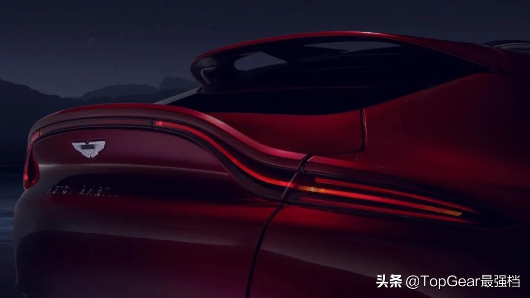 阿斯顿马丁dbx皮卡,邦德阿斯顿马丁