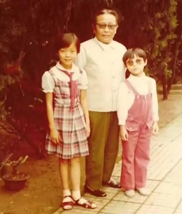 凤凰卫视女主持人柯蓝,柯蓝至今未婚