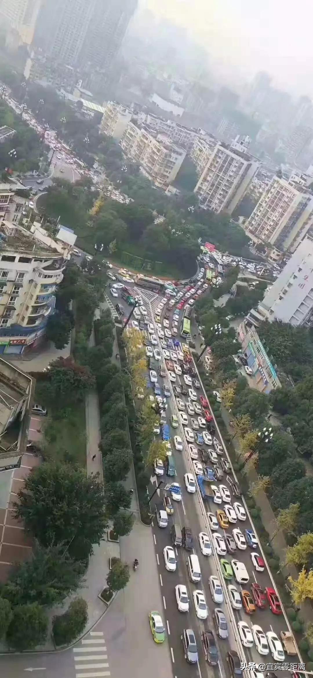 宜宾城区最新交通规划图,双向8车道还会继续扩建么