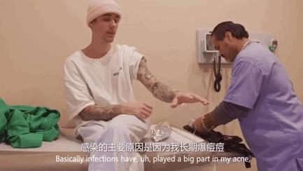 贾斯汀比伯浪了一圈归来还是少年,贾斯汀比伯晒自曝右脸面瘫