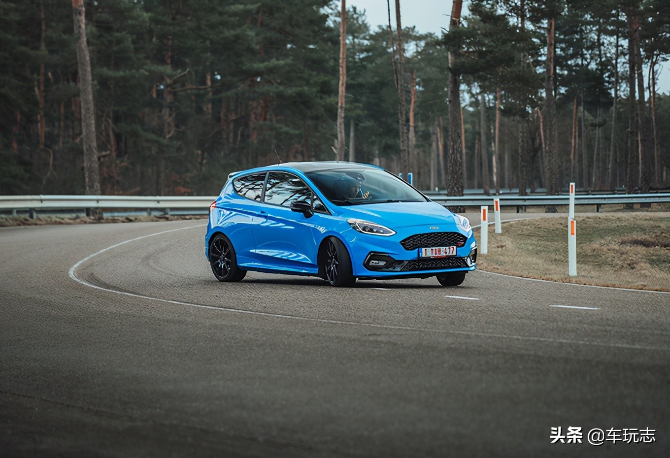 福特嘉年华st和大众小钢炮哪个好,嘉年华st小钢炮改装